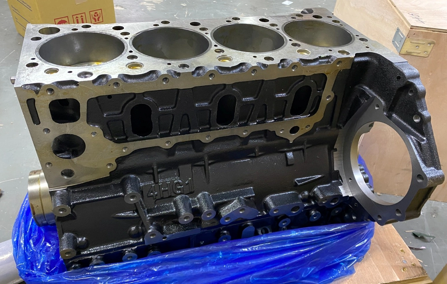 Блок цилиндров в сборе Isuzu 4HG1