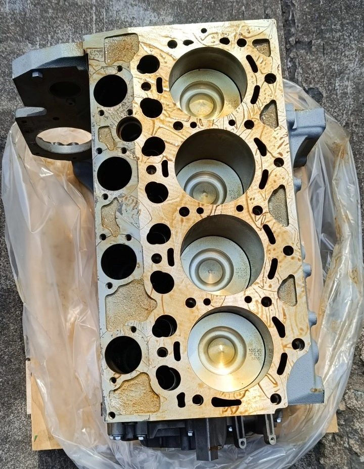 Блок цилиндров Deutz BF4M2012 в сборе (short block) / Volvo D4D /механика