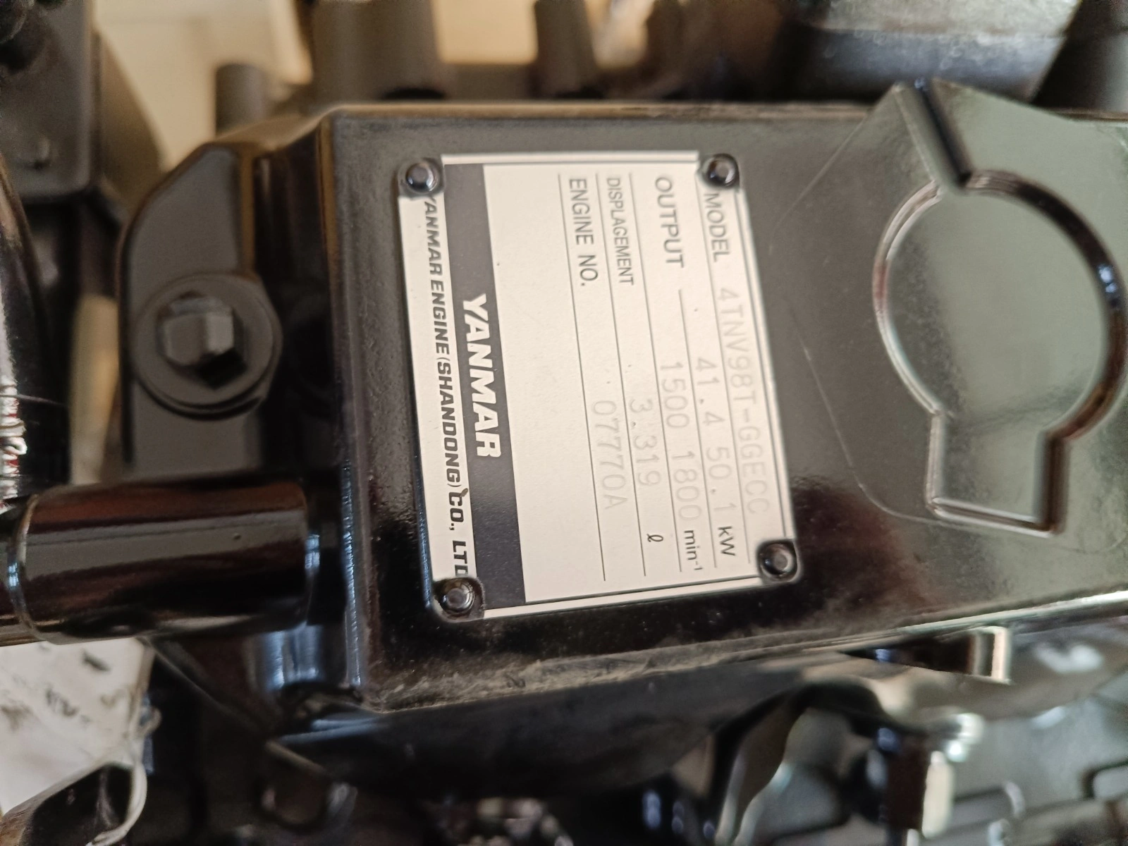 Двигатель 1-ой комплектации Yanmar 4TNV98T-GGECC