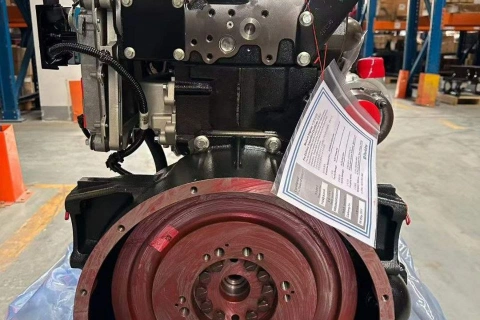 Двигатель Perkins 1104D-44TA